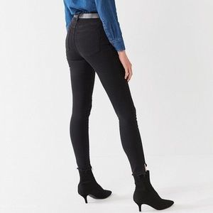 BDG twig high rise, skinny jean✨frayed ankle